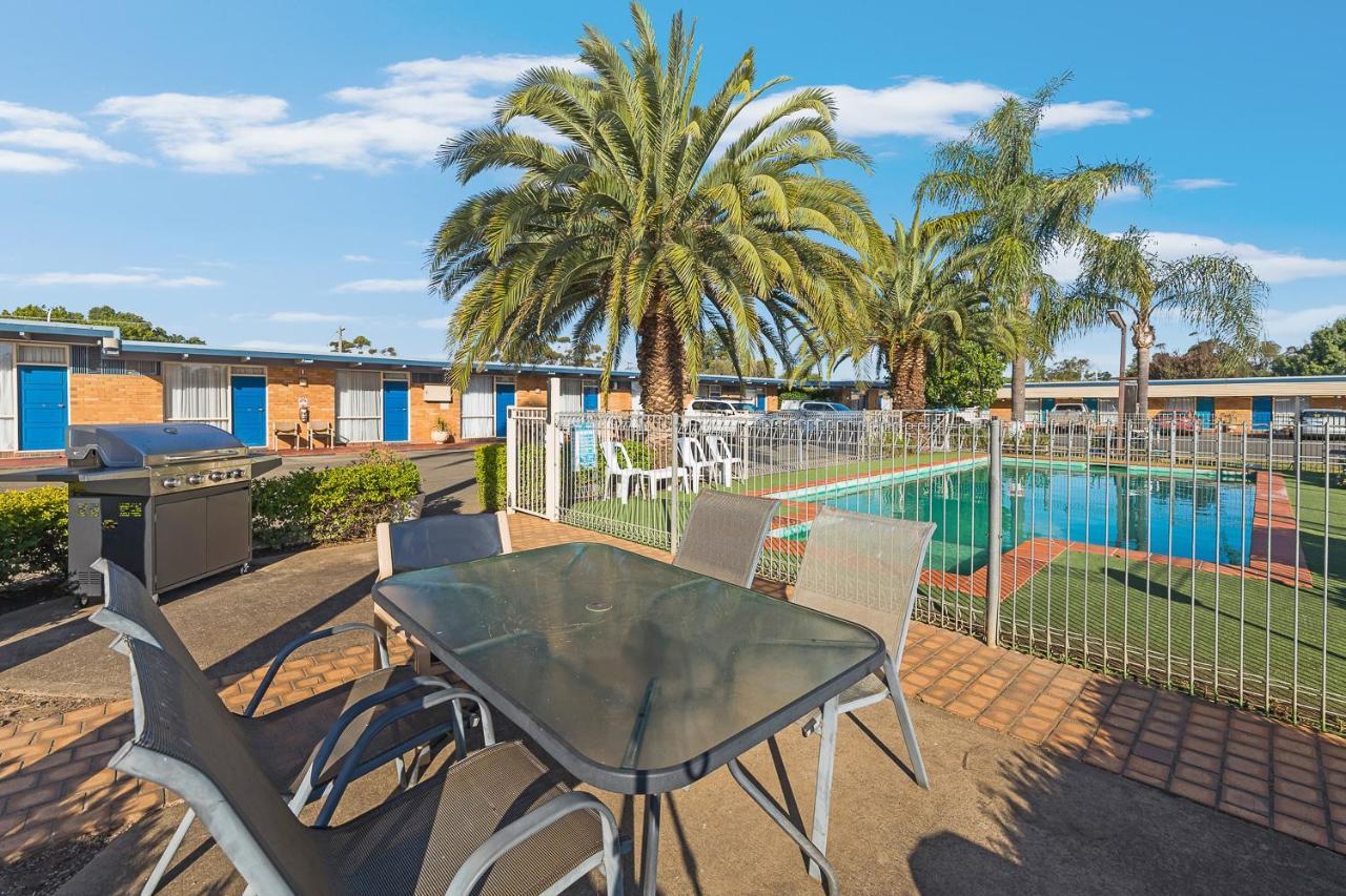 Plainsman Motel Forbes Zewnętrze zdjęcie