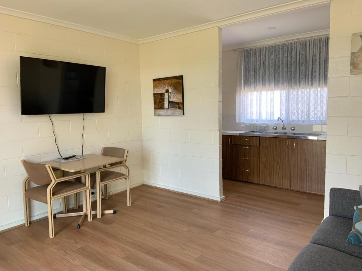 Plainsman Motel Forbes Zewnętrze zdjęcie